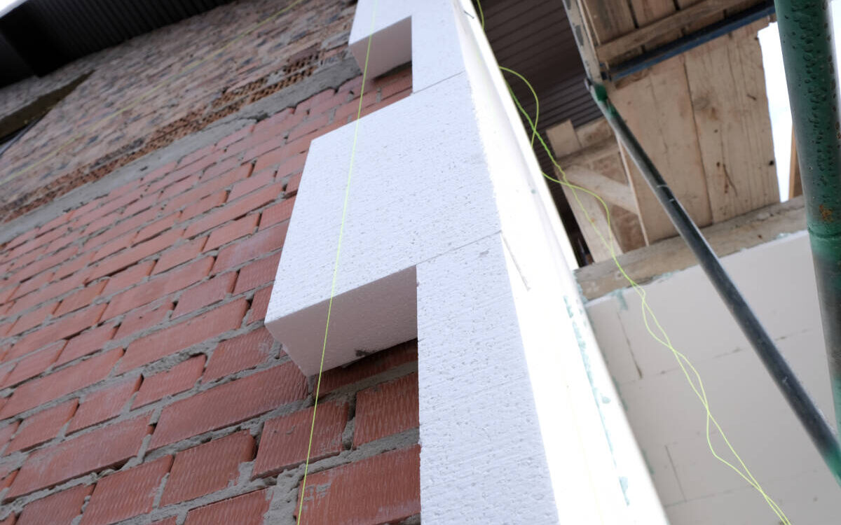 ADOBESTOCK_306923547 1200X750 | ALI CHGR Pourquoi isoler sa maison ? Schiltigheim